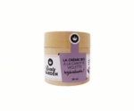 pot de crème bio hydratante sur fond blanc
