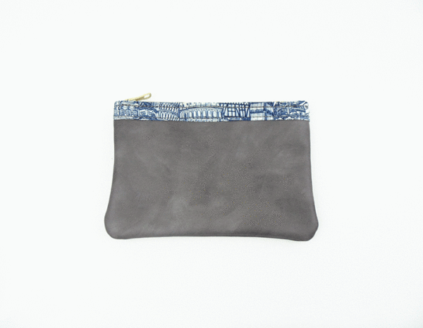 Pochette en cuir gris et tissu